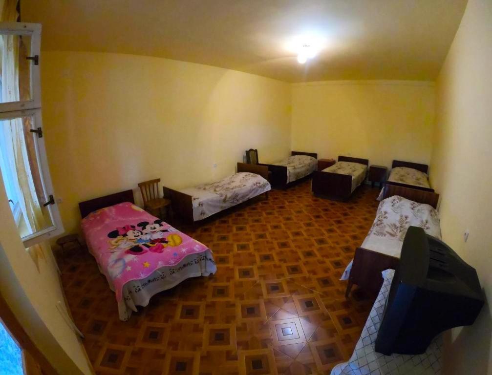 Nnn Guest House Goris Rom bilde