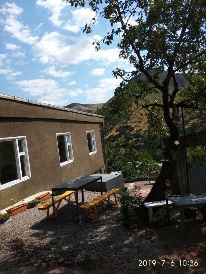 Nnn Guest House Goris Eksteriør bilde
